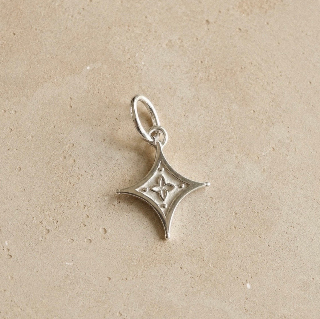 Earring Essa