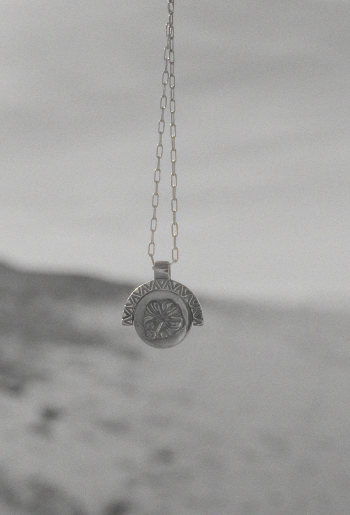 Necklace Hibiwavy
